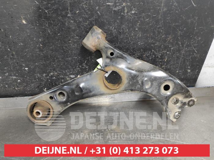 Toyota C-HR Front lower wishbone, right O675843