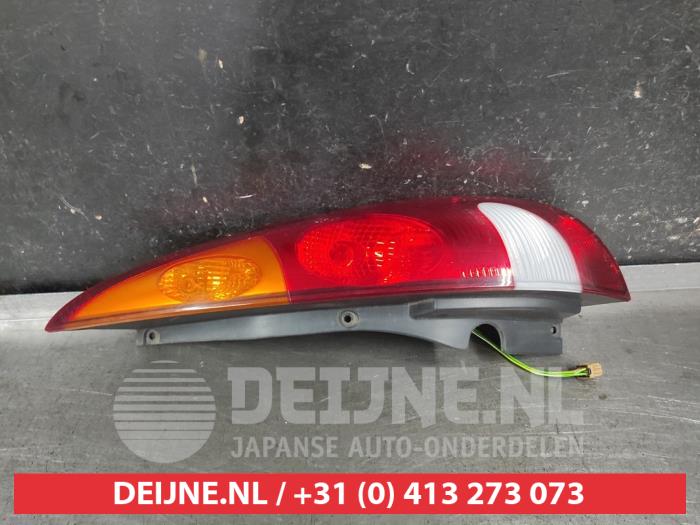 Nissan Almera Tino Achterlicht rechts O675890