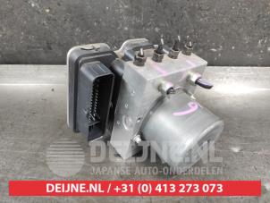 Gebruikte ABS Pomp Toyota Yaris IV (P21/PA1/PH1) 1.5 12V Hybrid 115 Prijs € 150,00 Margeregeling aangeboden door V.Deijne Jap.Auto-onderdelen BV