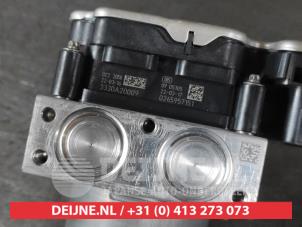 Toyota Yaris ABS Pumpe O675951 foto 3
