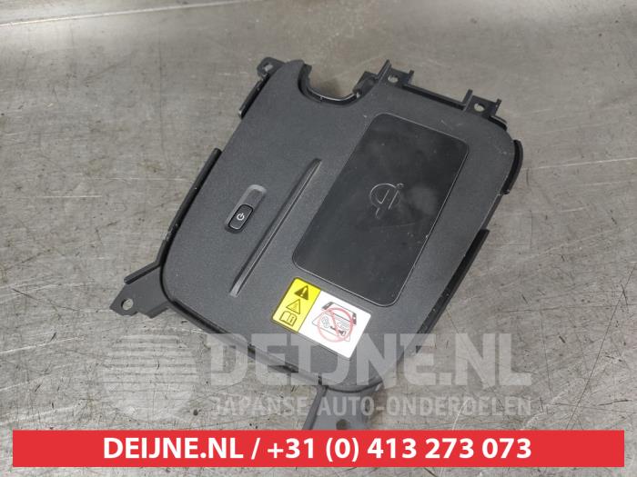 Toyota Yaris Draadloze oplader O675996