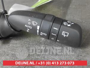 Toyota Yaris Ruitenwis Schakelaar O676000 foto 2