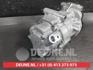Toyota Yaris Air conditioning pump O676002 photo 2