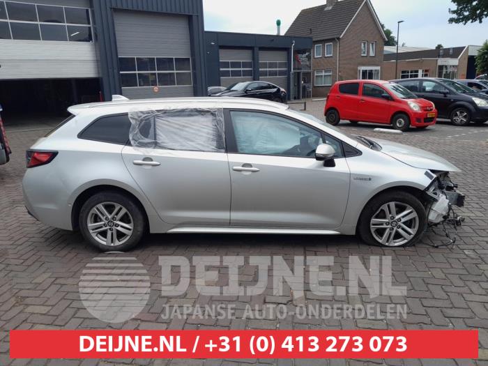 Suzuki Swace Extra window 4-door, right O676081