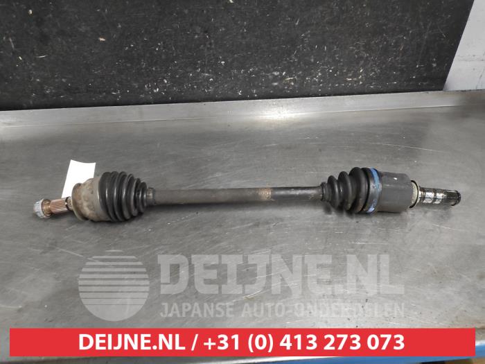 Subaru Impreza Aandrijfas links-voor O676135
