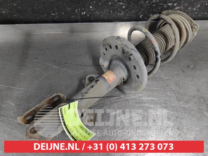 Nissan Juke Stoßdämpferstrebe rechts vorne O676214