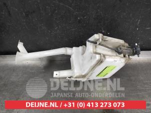 Nissan Juke Ruitensproeiertank voor O676225 foto 2