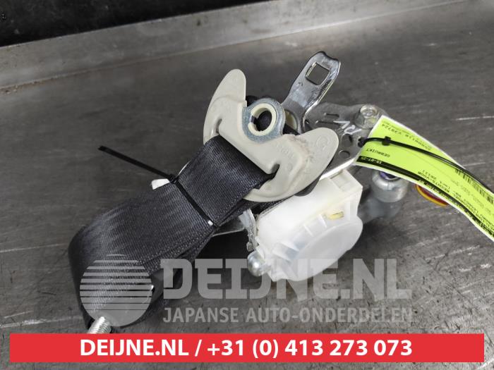Subaru Legacy Sicherheitsgurt rechts vorne O676281