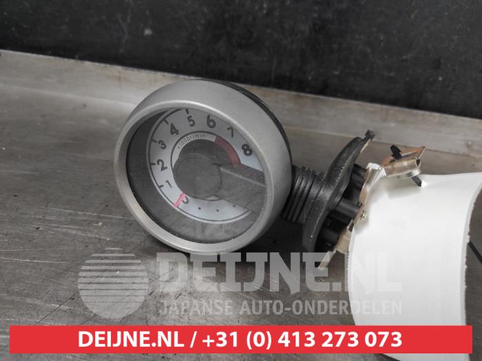 Toyota Aygo Tachometer O676402