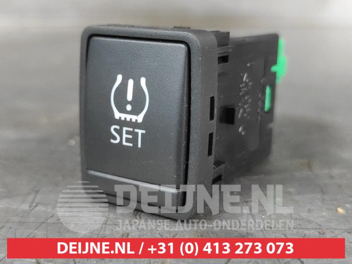 Nissan Juke Bandenspanning schakelaar O676762