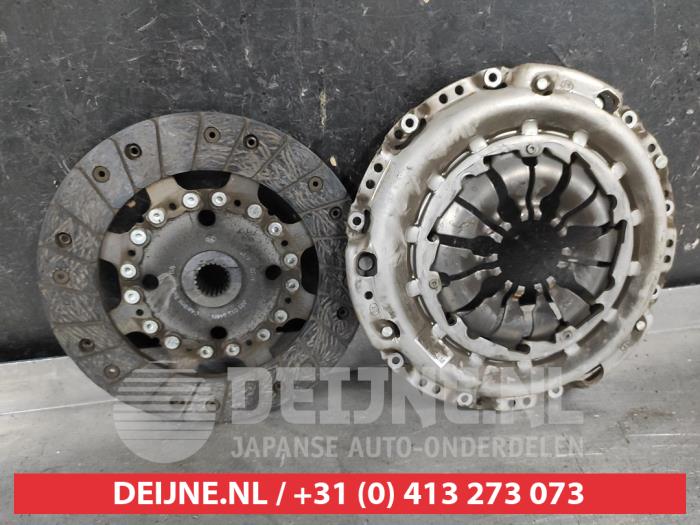 Gebruikte Koppelingsset (compleet) Nissan Juke (F15) 1.2 DIG-T 16V Prijs € 50,00 Margeregeling aangeboden door V.Deijne Jap.Auto-onderdelen BV