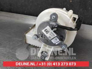 Toyota Rav-4 Battery fan O677051 photo 2