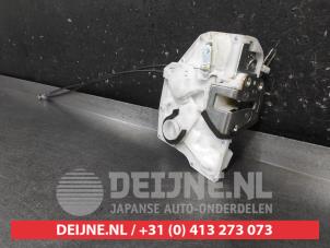 Suzuki Swift Türschlossmechanik 2-türig links O677124 foto 3