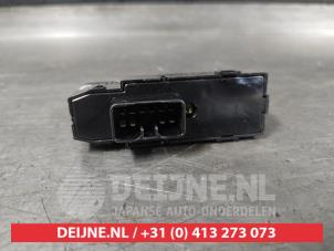 Hyundai IX35 Electric window switch O677180 photo 2