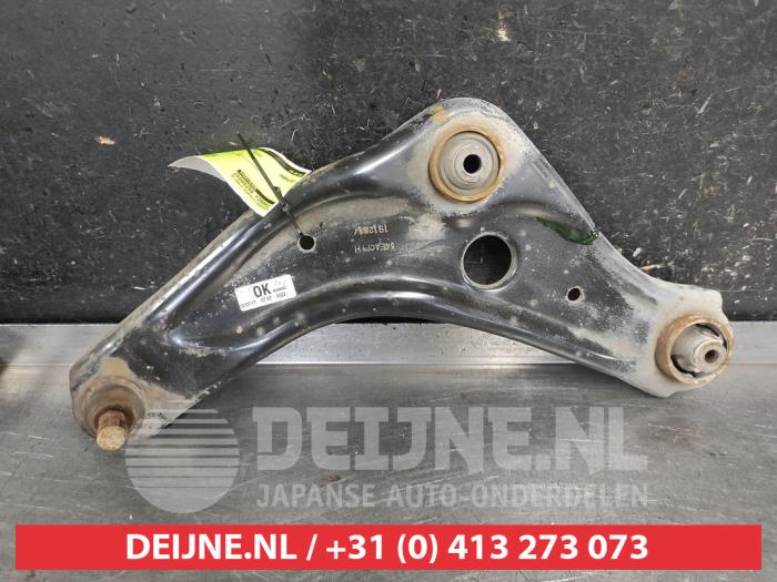 Nissan Qashqai Draagarm onder links-voor O677809