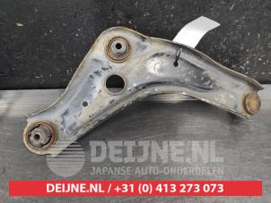 Nissan Qashqai Querlenker unten links vorne O677809 foto 2