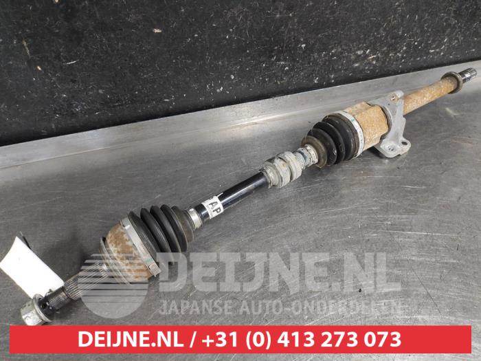 Nissan Qashqai Aandrijfas rechts-voor O677813