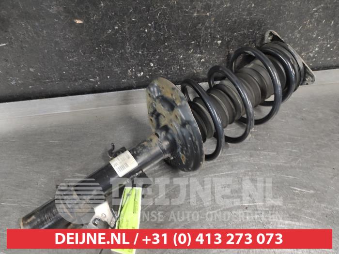 Nissan Qashqai Schokdemperpoot rechts-voor O677817