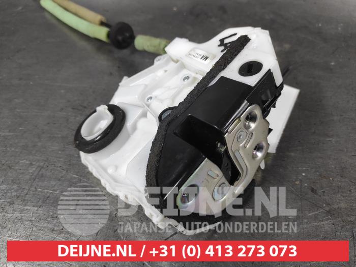 Mazda CX-30 Deurslot Mechaniek 4Deurs links-achter O677851