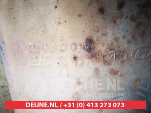 Gebruikte Uitlaat Middendemper Kia Sorento II (XM) 2.4 16V 4x2 Prijs € 35,00 Margeregeling aangeboden door V.Deijne Jap.Auto-onderdelen BV