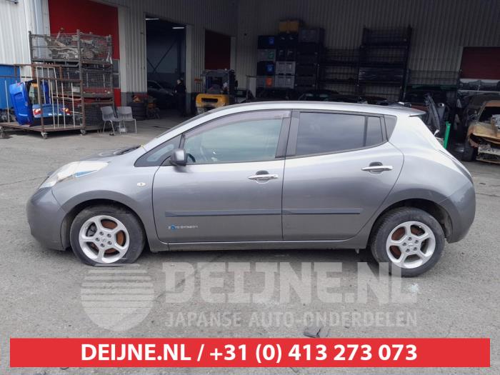 Nissan Leaf Türscheibe 4-türig links vorne O678025