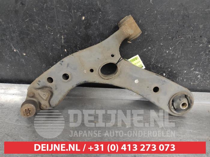Toyota Prius Draagarm onder links-voor O678060