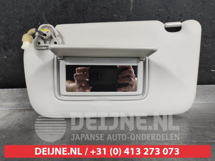Nissan Leaf Sonnenblende O678263