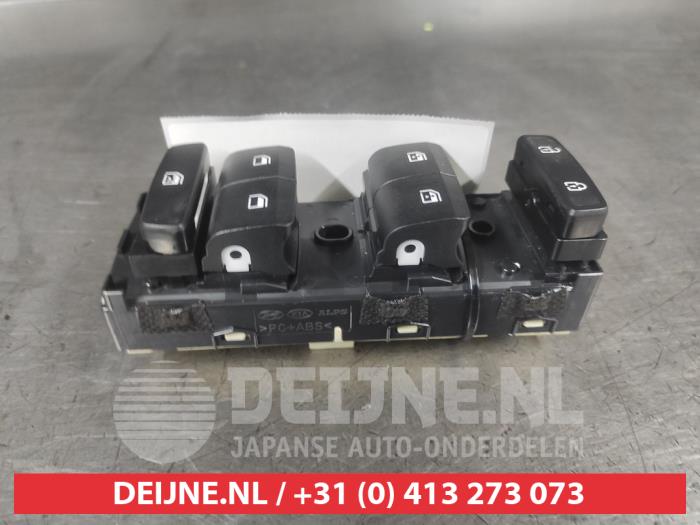 Hyundai Inster Multi-functional window switch O678280