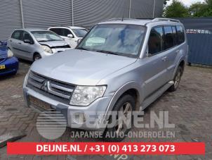 Gebruikte Scherm links-voor Mitsubishi Pajero Hardtop (V8/9) 3.2 DI-D 16V Autom. Prijs € 75,00 Margeregeling aangeboden door V.Deijne Jap.Auto-onderdelen BV