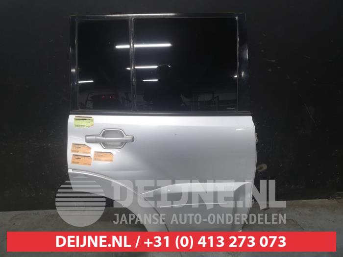 Mitsubishi Pajero Tür 4-türig rechts hinten O678800