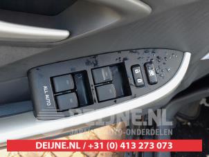 Toyota Prius Combischakelaar ramen O678838 foto 3