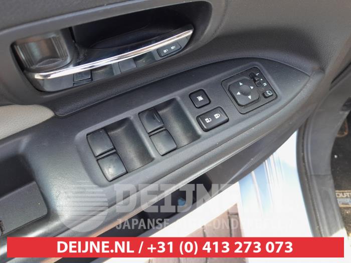 Mitsubishi Outlander Combischakelaar ramen O678927