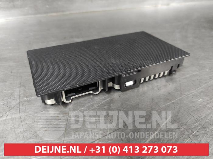 Kia Ceed Wireless charger O678972
