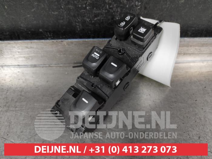 Hyundai Veloster Multi-functional window switch O679198