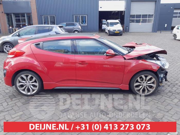 Hyundai Veloster Side skirt, right O679229