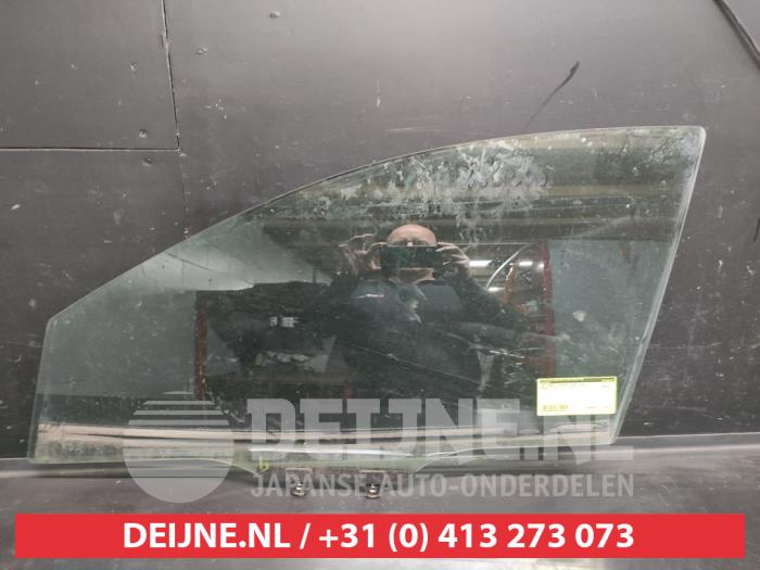 Mazda 2 Door window 4-door, front left O679416