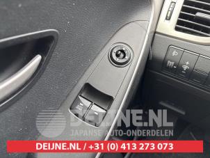 Hyundai I30 Multi-functional window switch O679886 photo 3