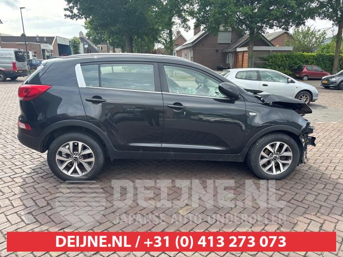 Kia Sportage Rear door window 4-door door, rear right O680065