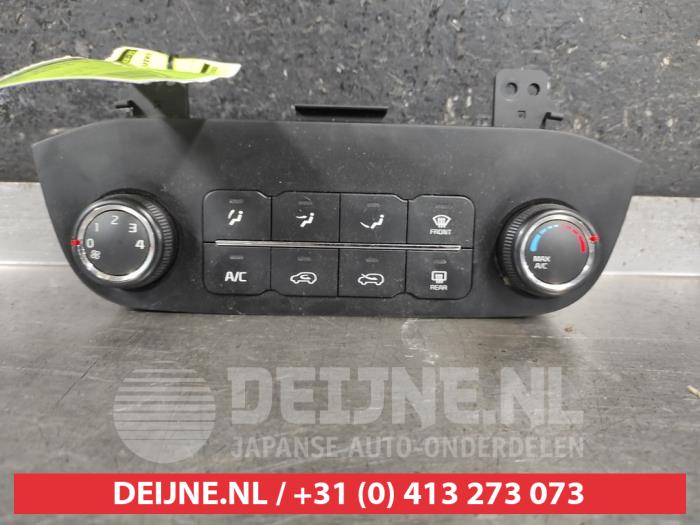 Kia Sportage Heater control panel O680070