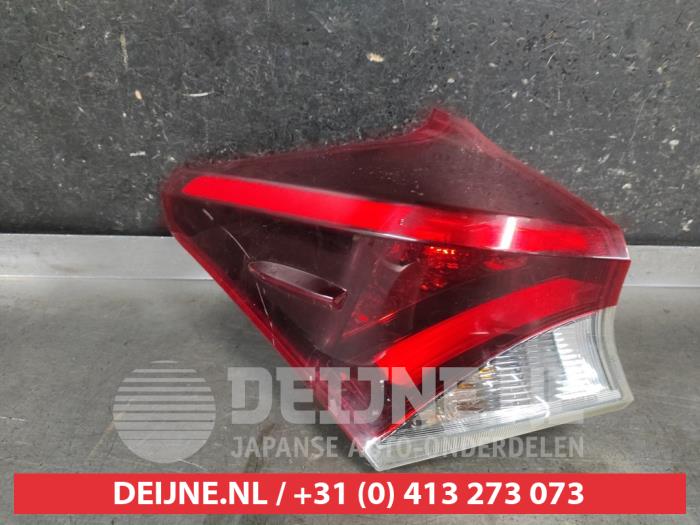 Toyota Auris Rücklicht links O680103