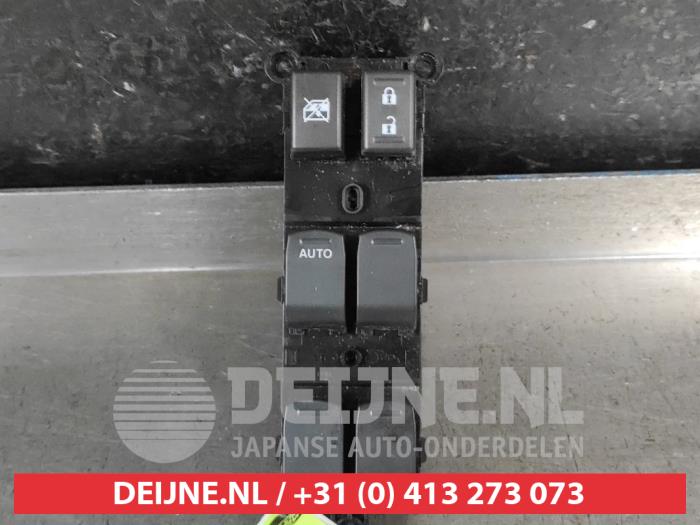 Suzuki Ignis Combischakelaar ramen O680278