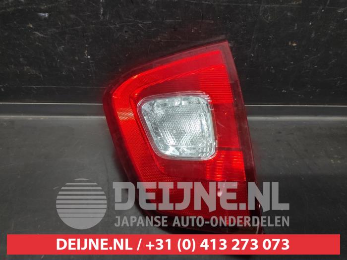 Suzuki Ignis Heckklappenreflektor rechts O680295