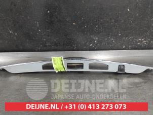 Toyota Verso Tailgate handle O680337 photo 2
