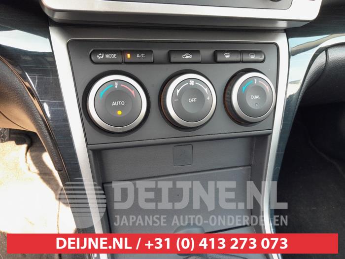 Mazda 6 Heater control panel O680590