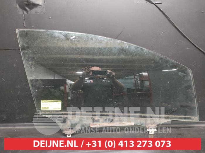 Toyota Auris Portierruit 4Deurs rechts-voor O680648