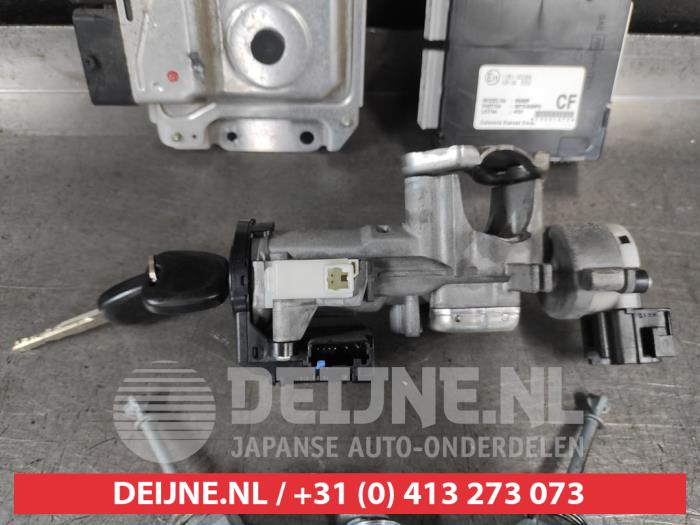 Suzuki Celerio Kontaktslot+Sleutel O680872
