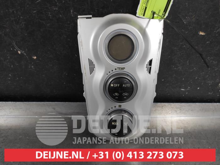 Toyota Yaris Kachel Bedieningspaneel O681032