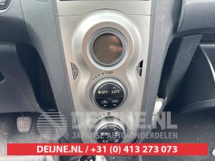 Toyota Yaris Heater control panel O681032 photo 2