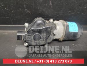 Mazda 2 Front wiper motor O681043 photo 2