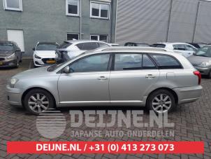 Gebruikte Deurruit 4Deurs links-voor Toyota Avensis Wagon (T25/B1E) 2.0 16V D-4D-F Prijs € 25,00 Margeregeling aangeboden door V.Deijne Jap.Auto-onderdelen BV